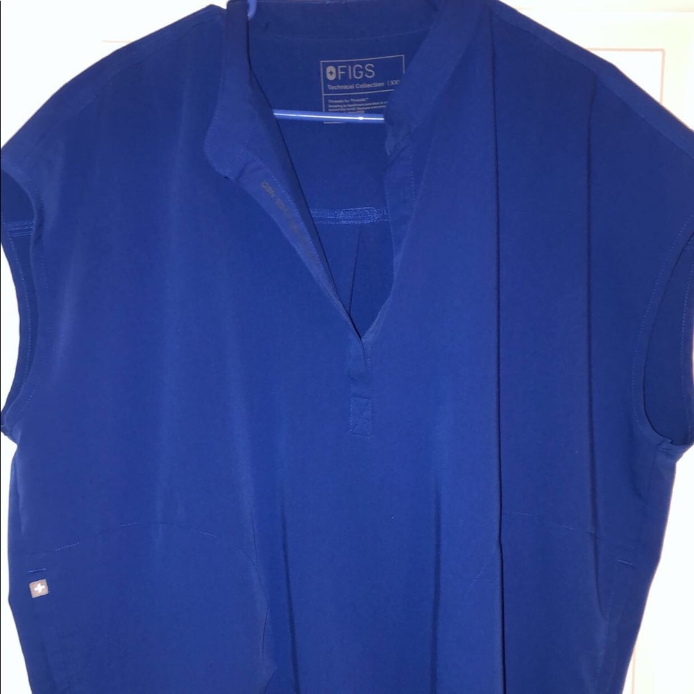 Fig Scrub Top